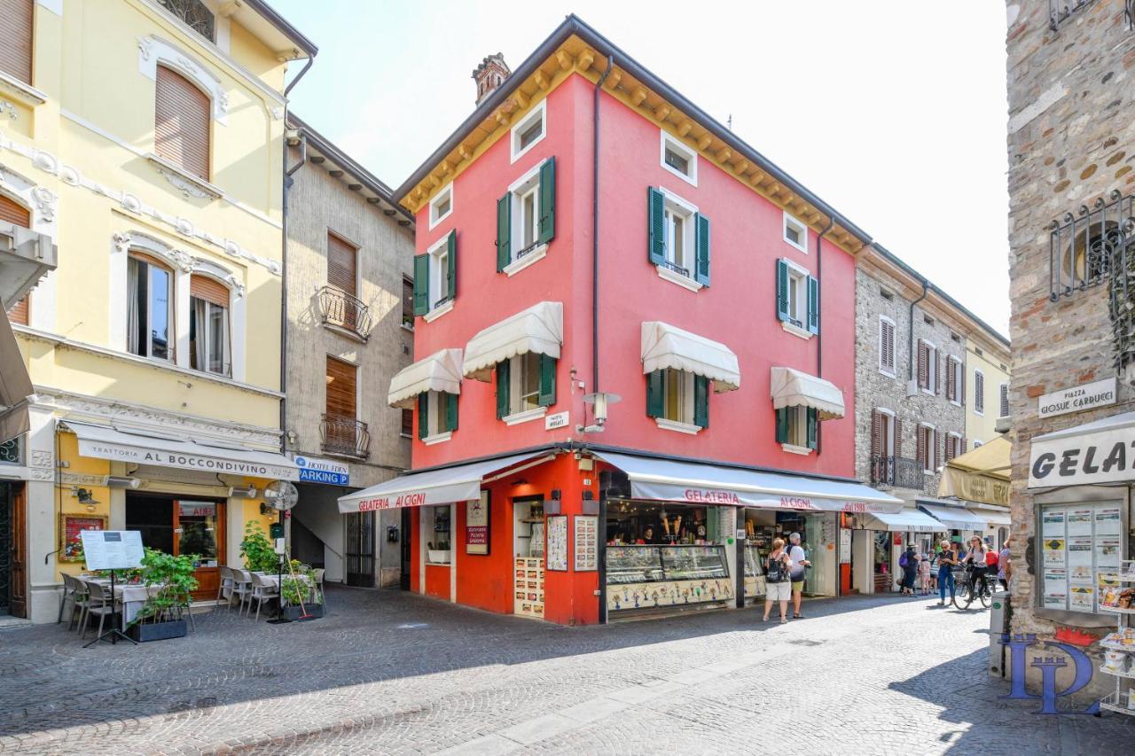 Desenzanoloft Official Partner Marriott Homes & Villas - Queen Of Sirmione Castle View Eksteriør billede